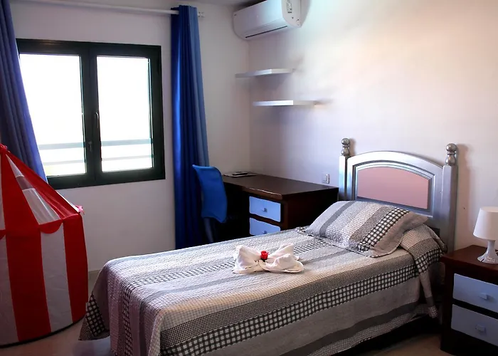 Leonard Playa Blanca (Lanzarote)